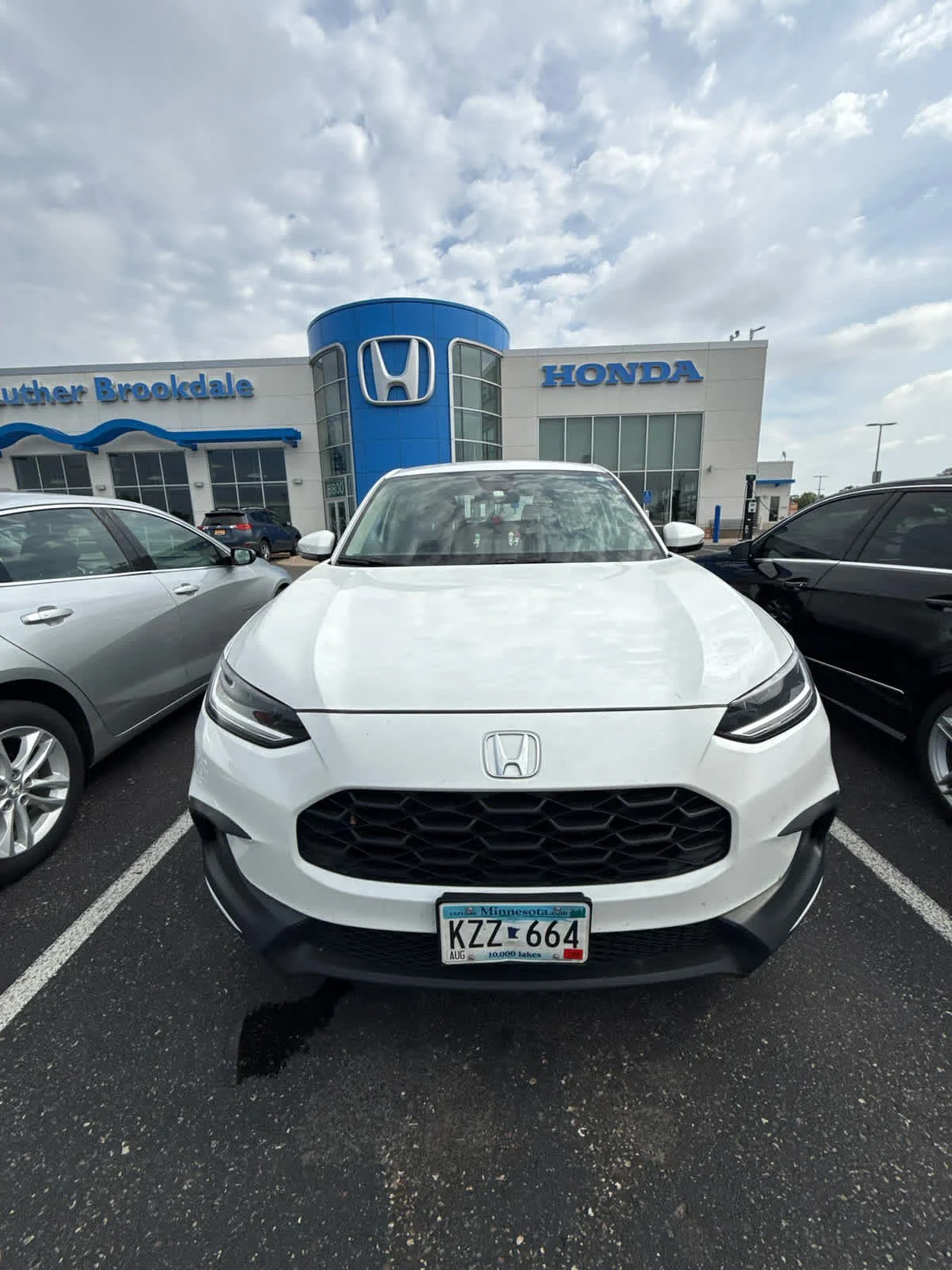 Used 2024 Platinum White Pearl Honda LX image 2