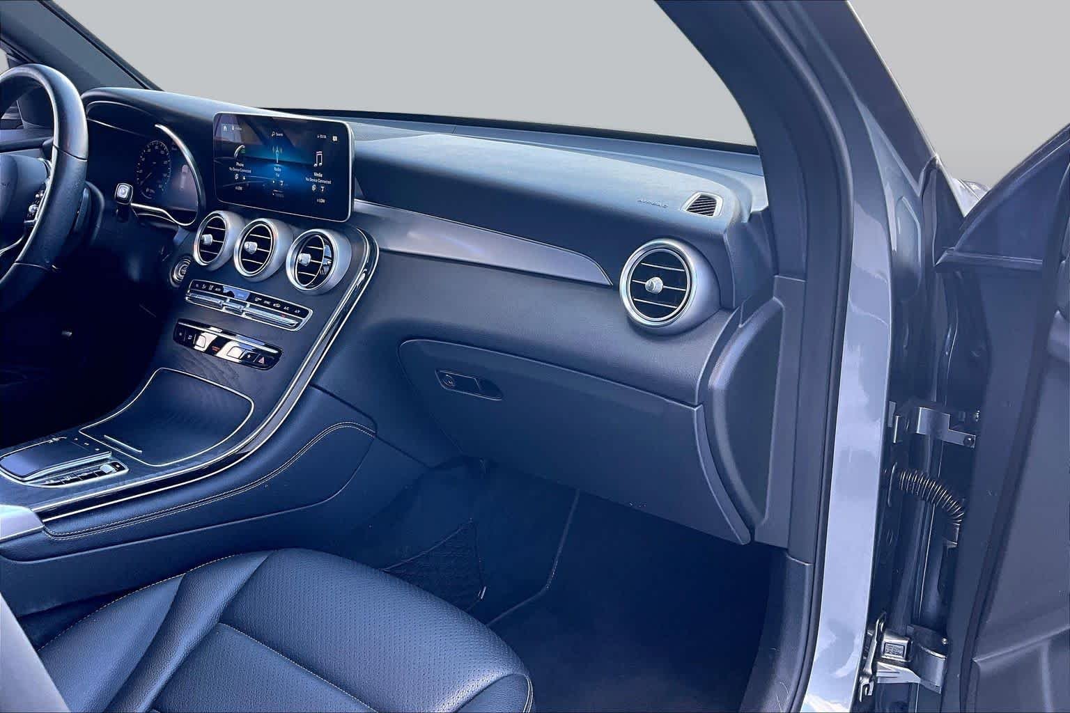 Used 2020 Selenite Grey Metallic Mercedes-Benz GLC 300 image 18