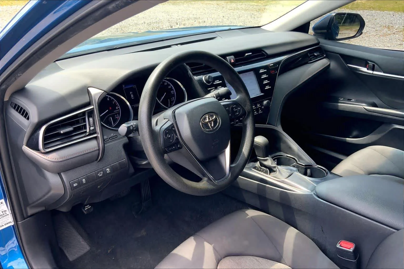 2020 Toyota Camry LE - Photo 18