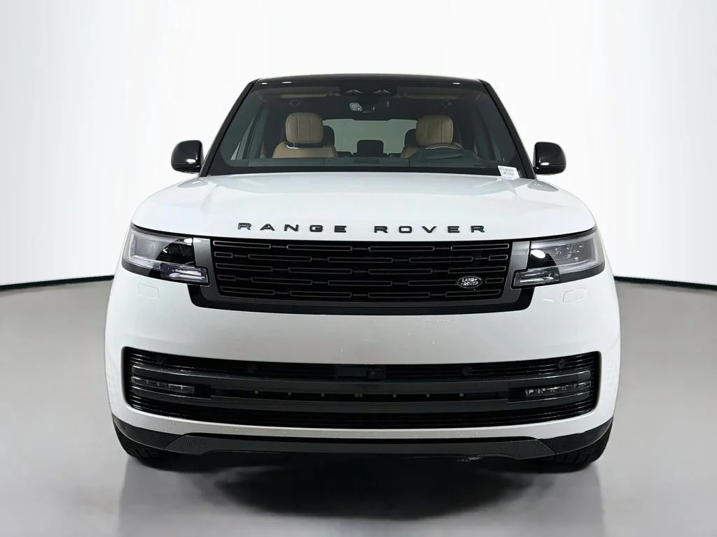 New 2026 Fuji White Land Rover SE image 2