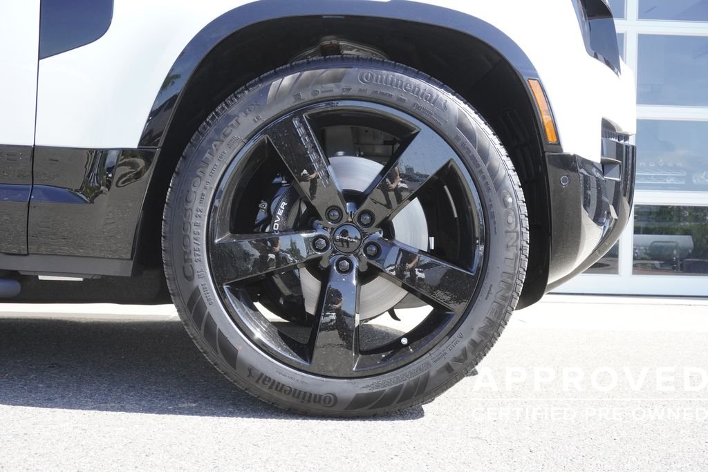 Certified Used 2026 White Land Rover V8 image 29