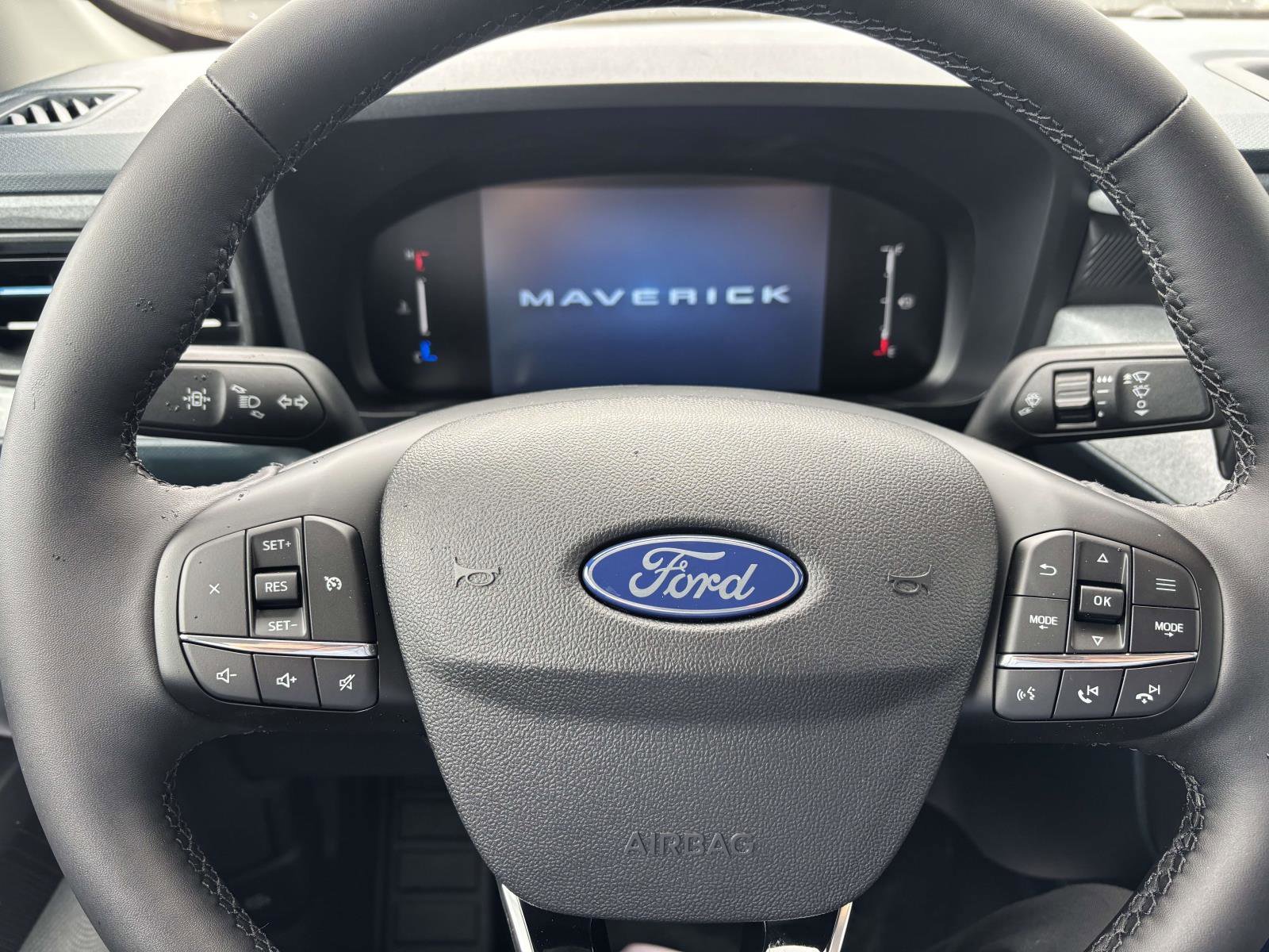 New 2026 Oxford White Ford XLT image 21