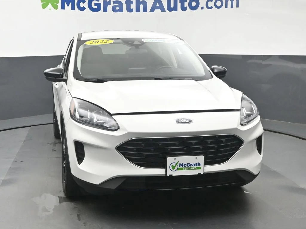 Certified Used 2022 White Ford SE image 5