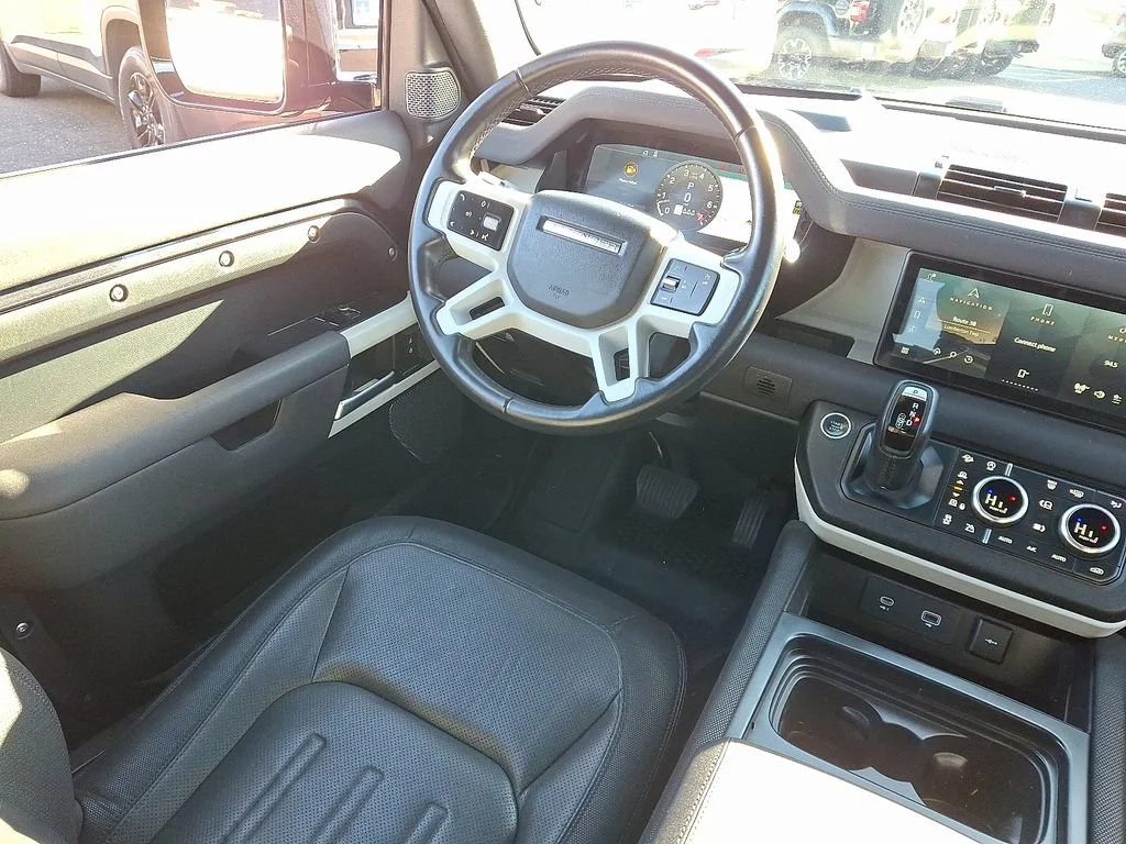 Used 2022  Land Rover X-Dynamic S image 15