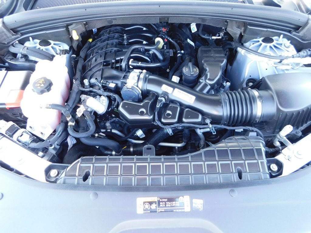 Used 2024 White Jeep Altitude image 40