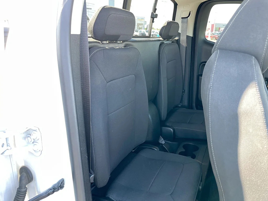 Used 2018 Summit White Chevrolet LT image 24