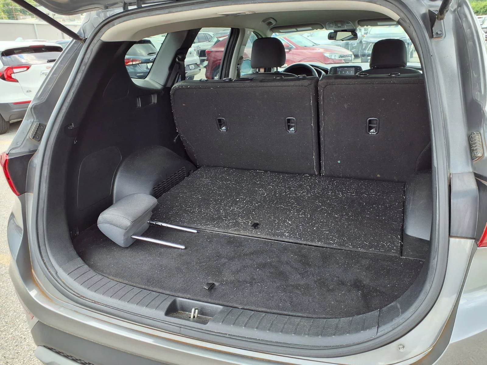Used 2020 Machine Gray Hyundai SE image 30