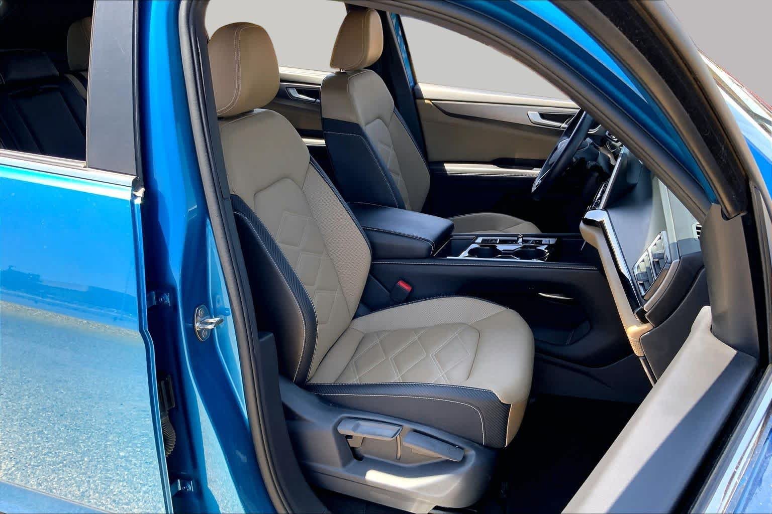 Used 2024 KINGFISHER BLUE Volkswagen 2.0T SE w/Technology image 9