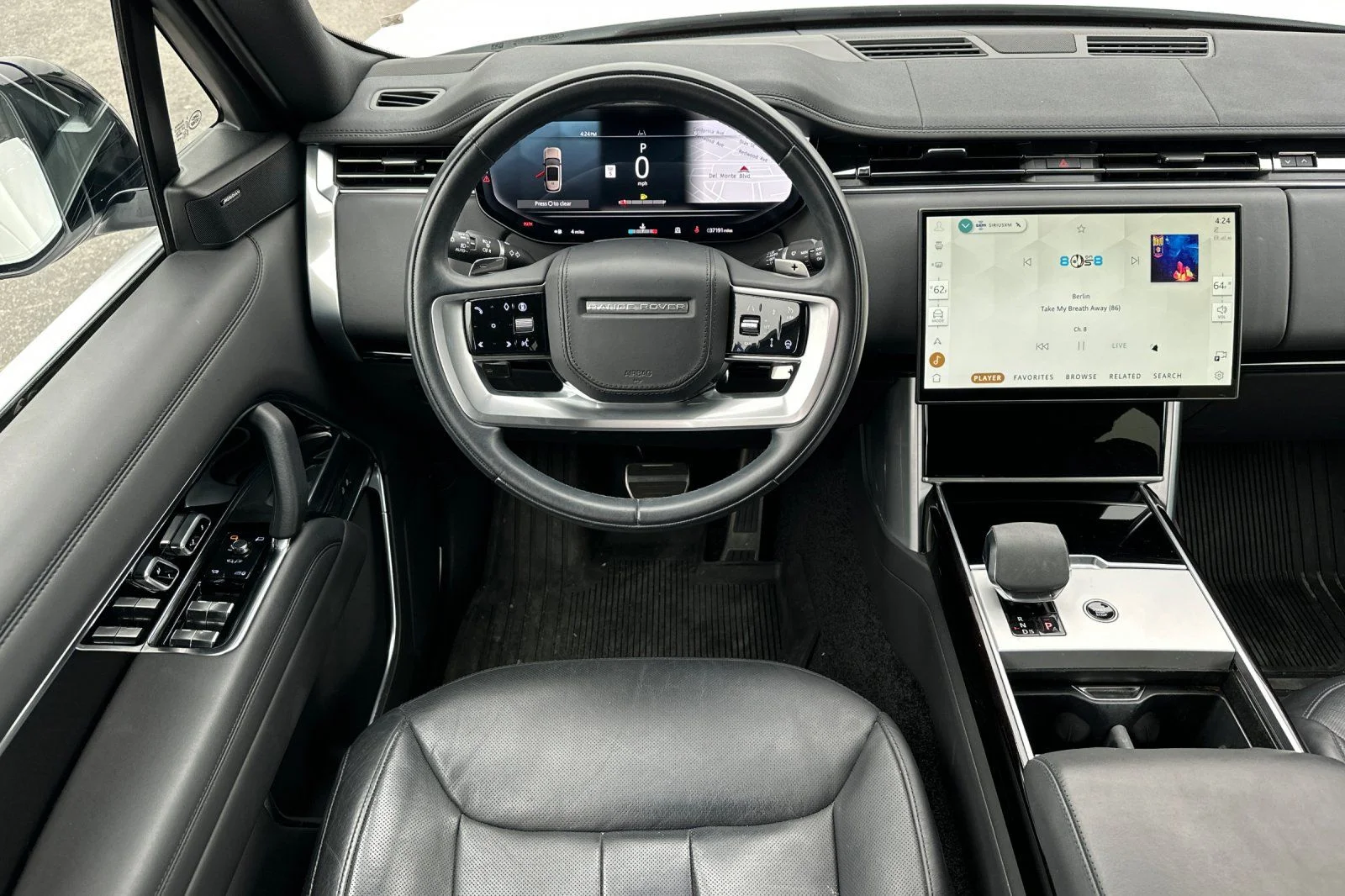 Used 2024 White Land Rover SE image 17