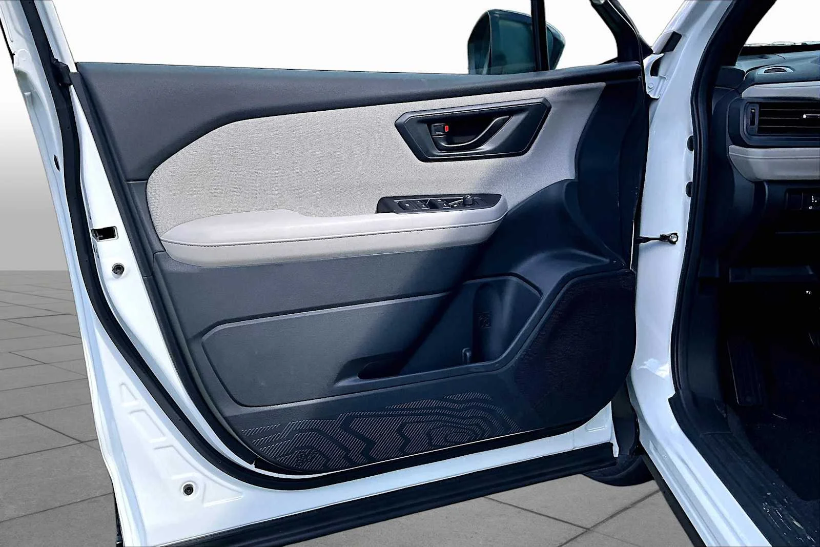 New 2026 Crystal White Pearl Subaru  image 10
