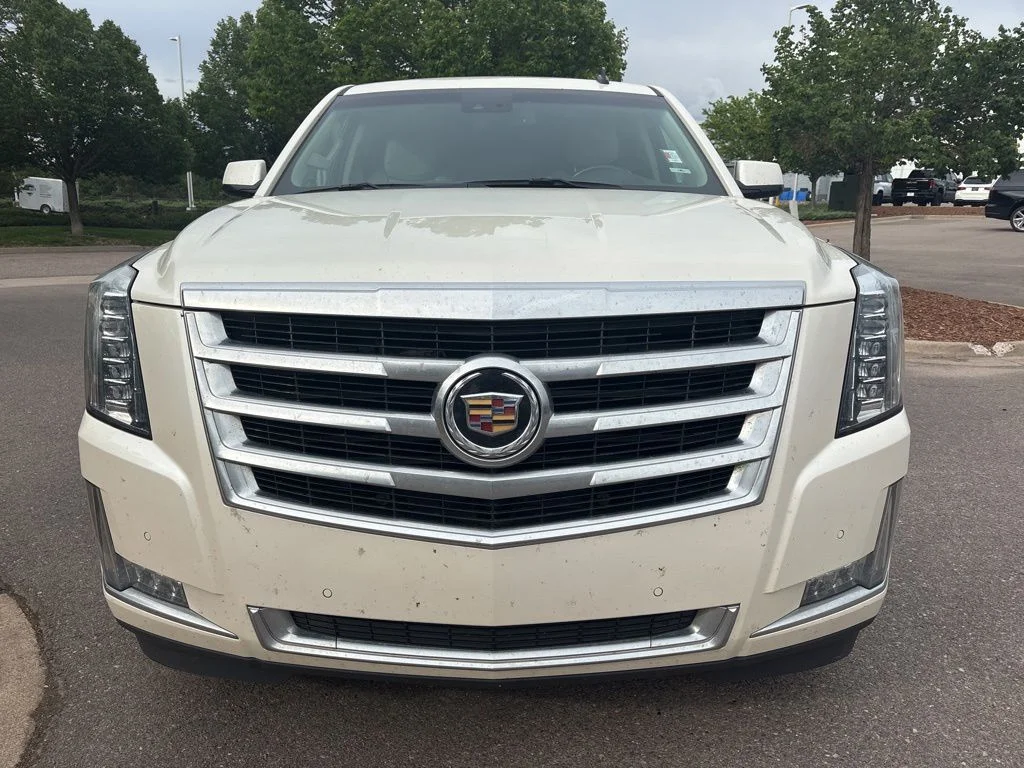 Used 2015 White Cadillac Luxury image 8