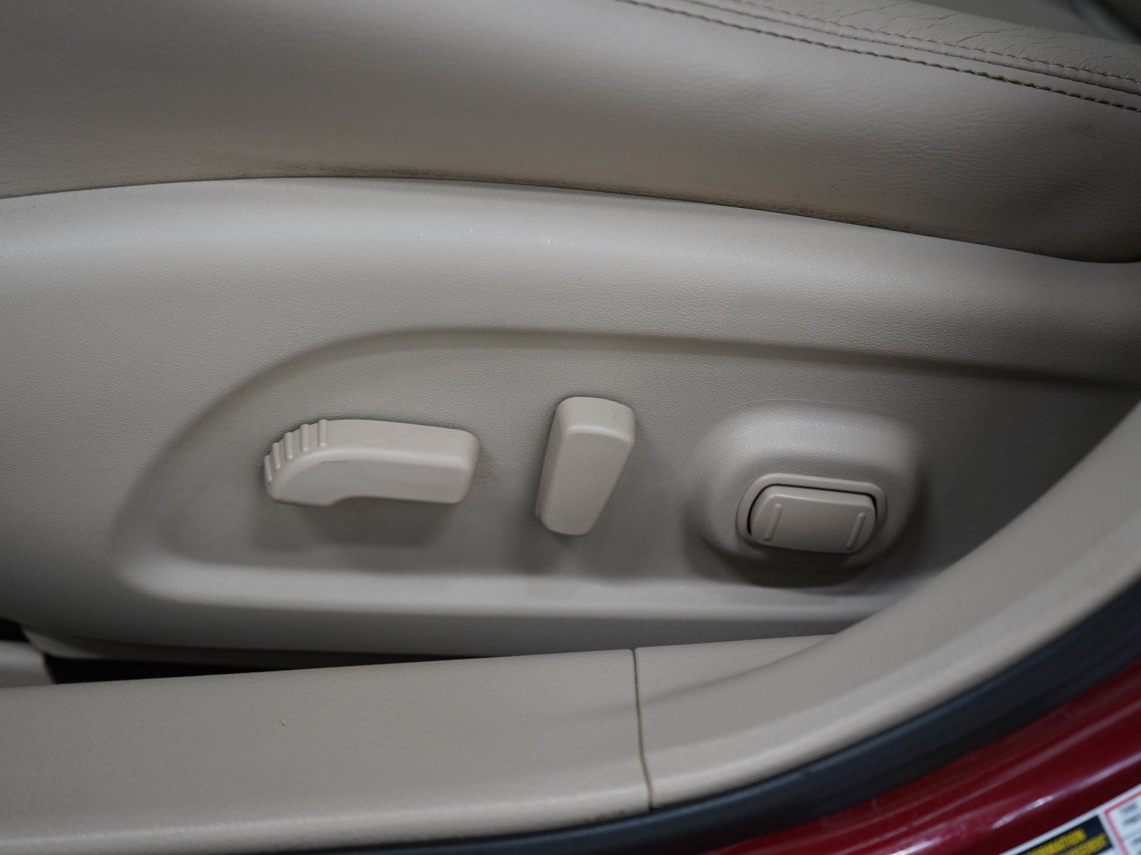 Used 2013 Cayenne Red Metallic Nissan 2.5 SL image 25