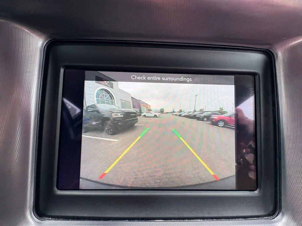 Used 2020 Black Dodge SXT image 33