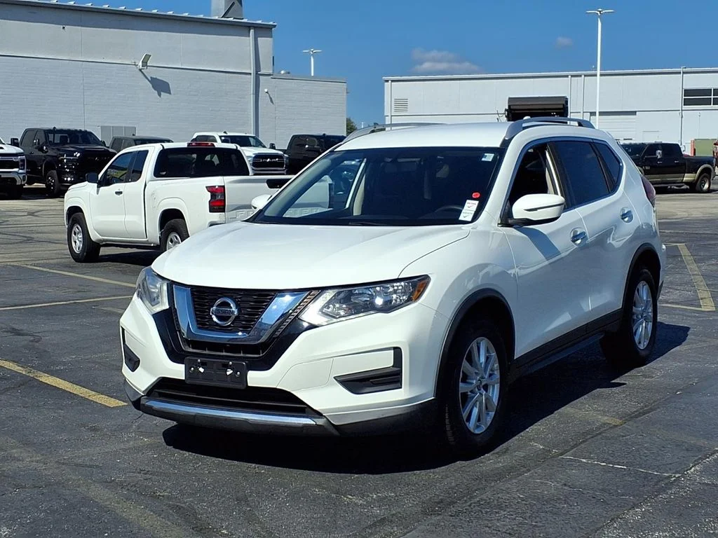 Used 2017 Nissan Rogue SV with VIN KNMAT2MT2HP566286 for sale in Olathe, KS