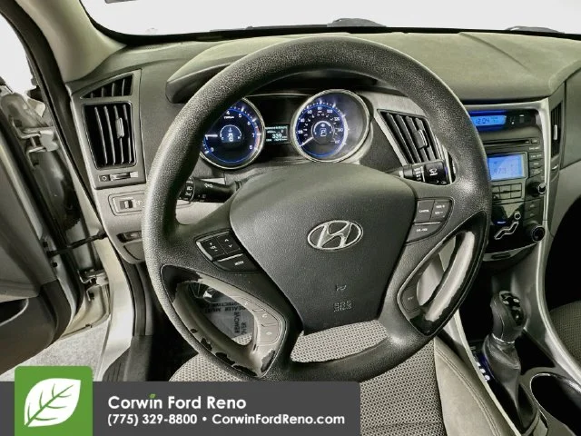 Used 2013 Radiant Silver Metallic Hyundai GLS image 14