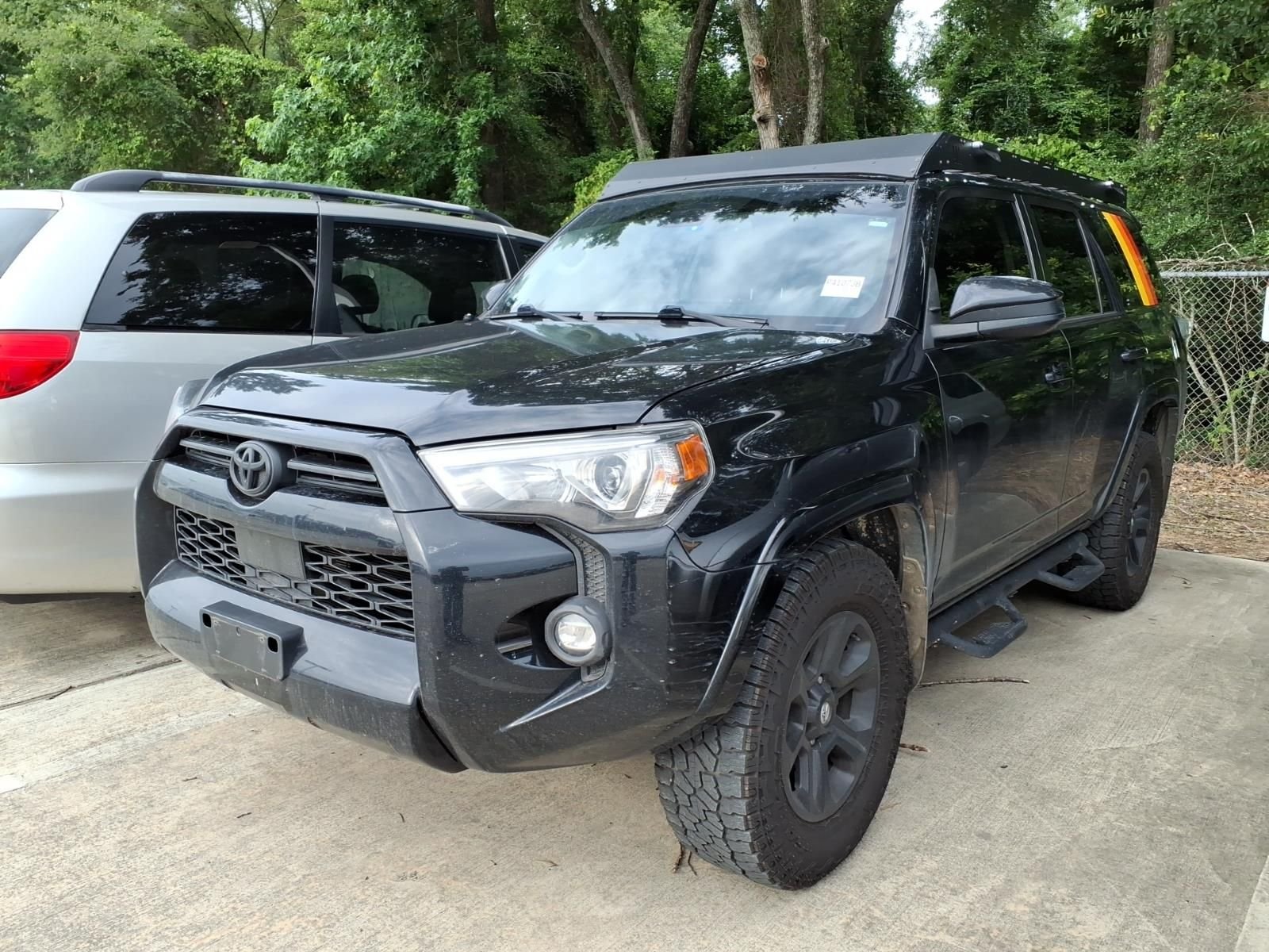 Certified Used 2022 Midnight Black Metallic Toyota SR5 image 4