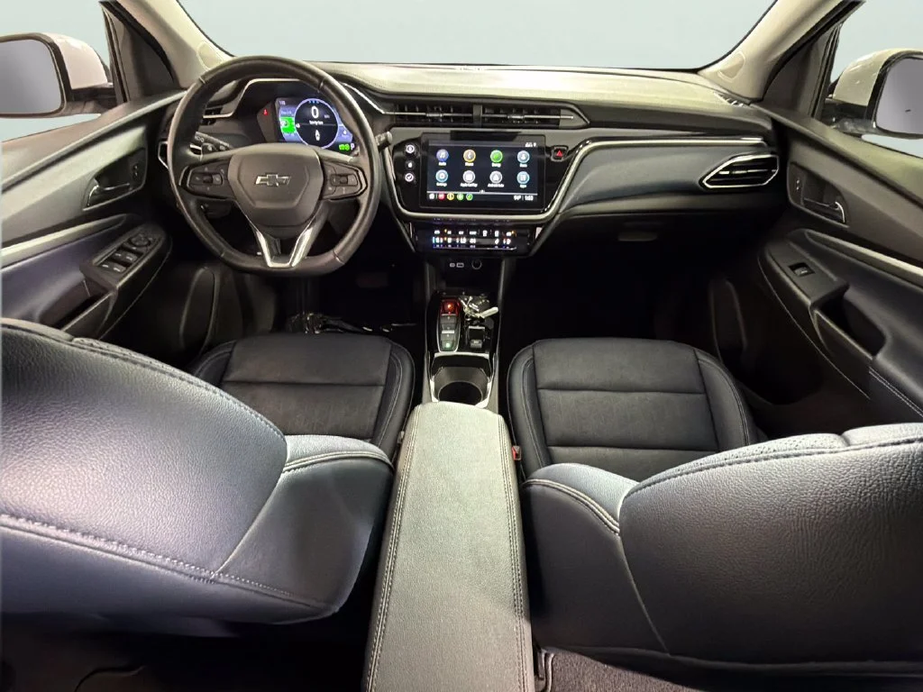 Used 2023 SUMMIT WHITE Chevrolet Premier image 33