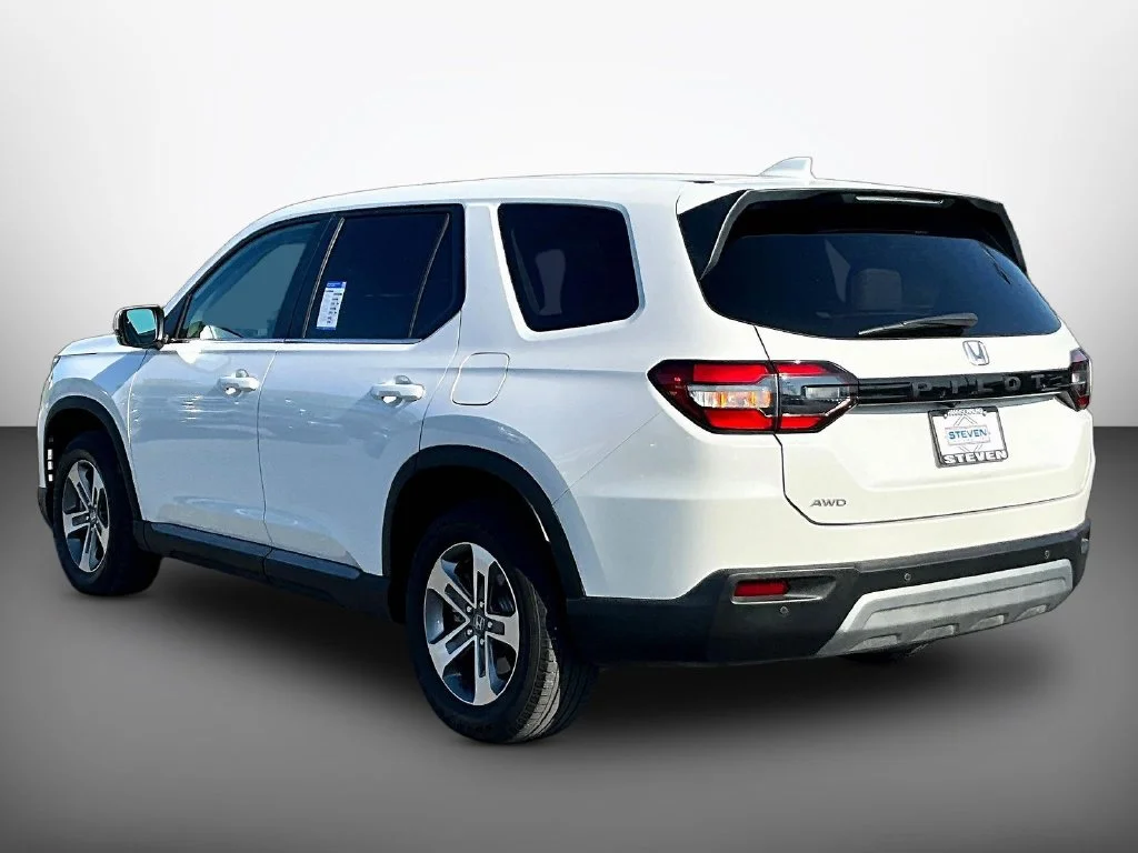 Used 2024 White Honda EX-L image 4