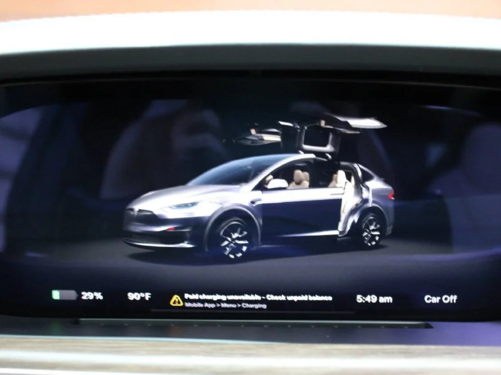 Used 2022  Tesla Base image 27