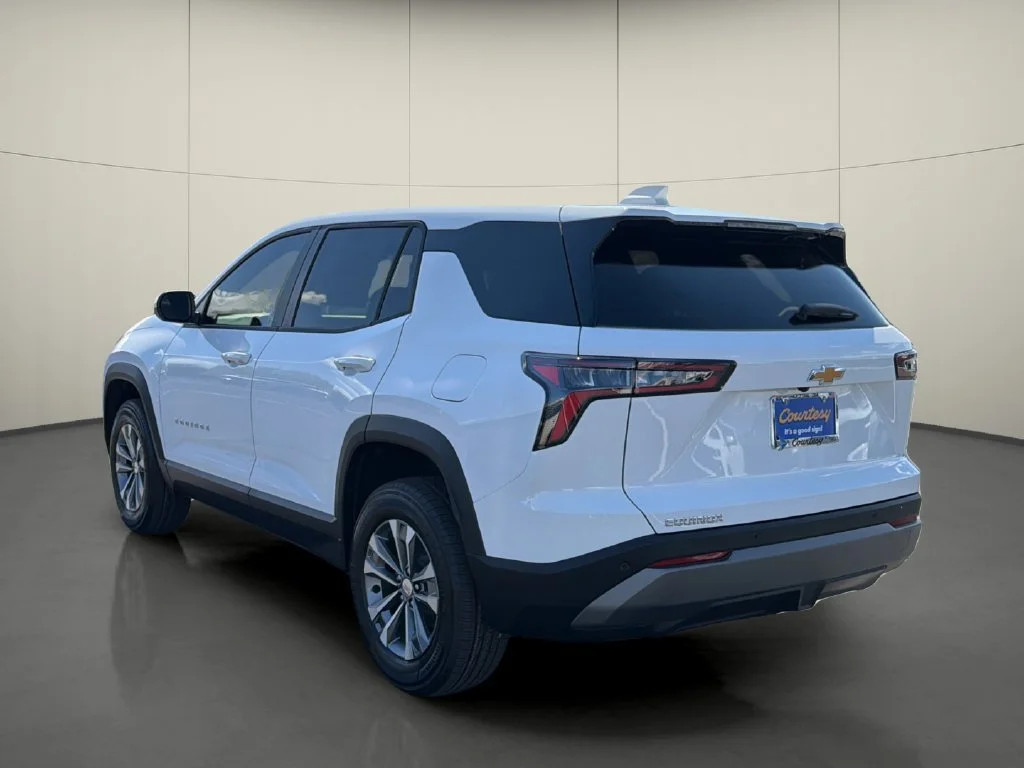 New 2027 Summit White Chevrolet LT image 5