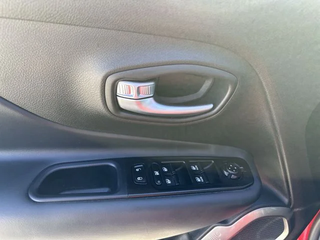 Used 2022 Red Jeep Limited image 17