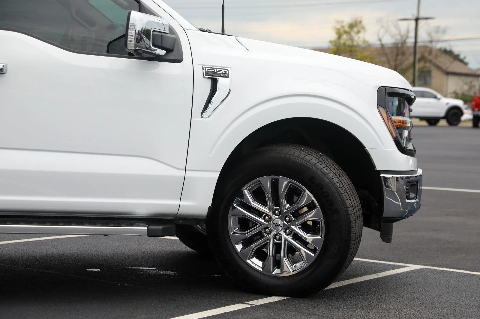 Certified Used 2024 Oxford White Ford XLT image 10
