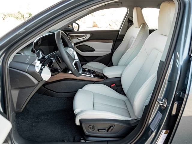 Used 2025 Horizon Blue Metallic Audi  image 15