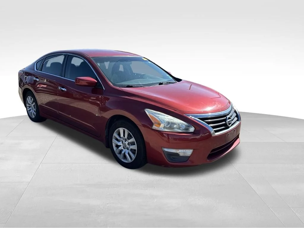 Used 2015 Red Nissan 2.5 S image 8