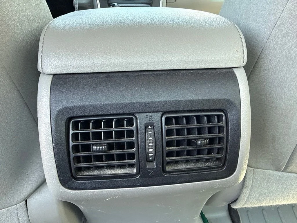 Used 2016 White Toyota XLE image 10