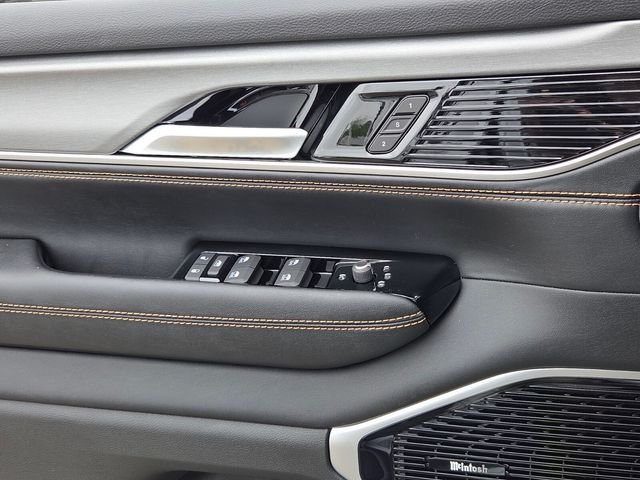 New 2026 Silver-Zynith Exterior Paint Jeep  image 27