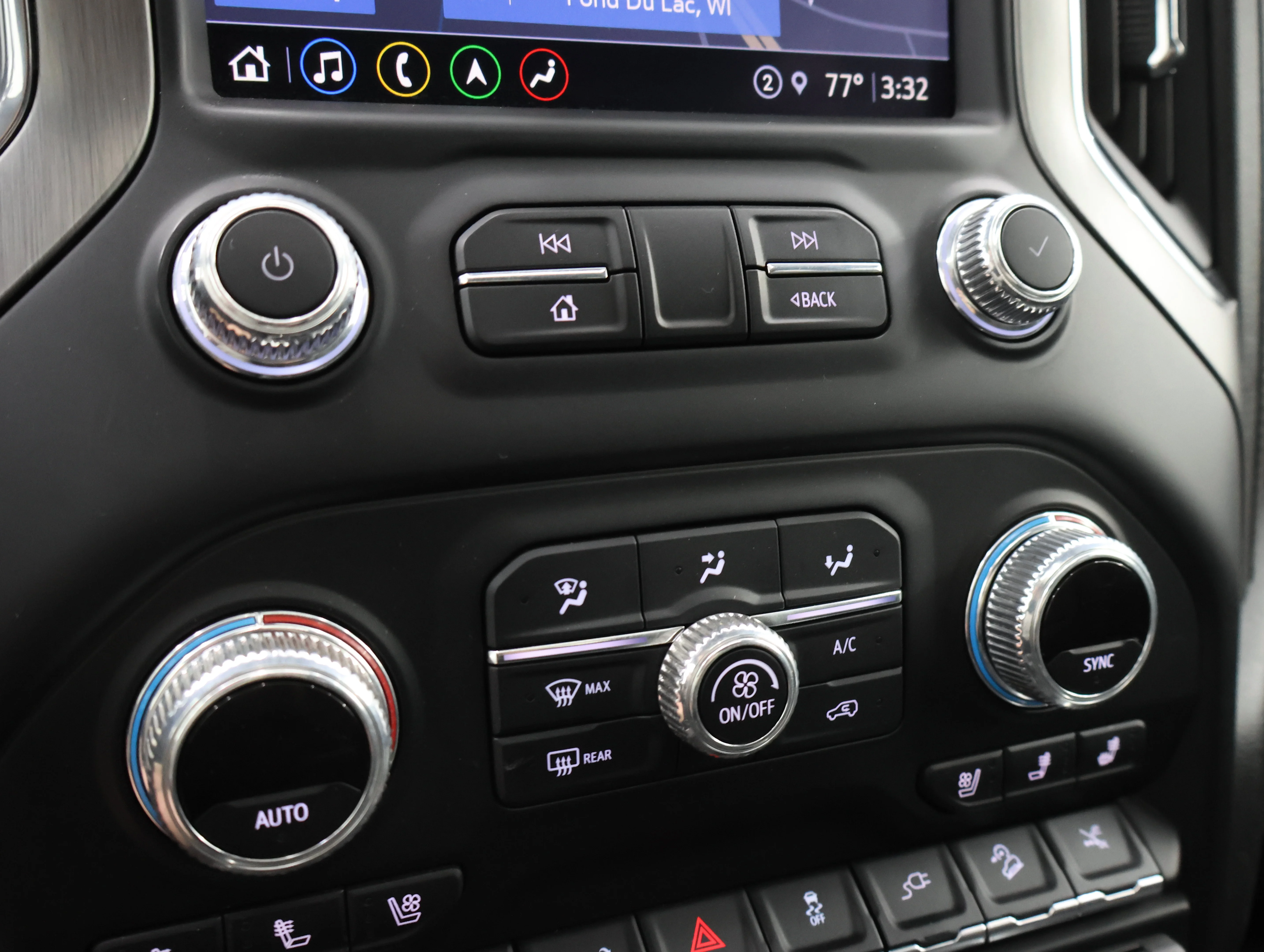 Used 2022 White Frost Tricoat GMC Denali image 53
