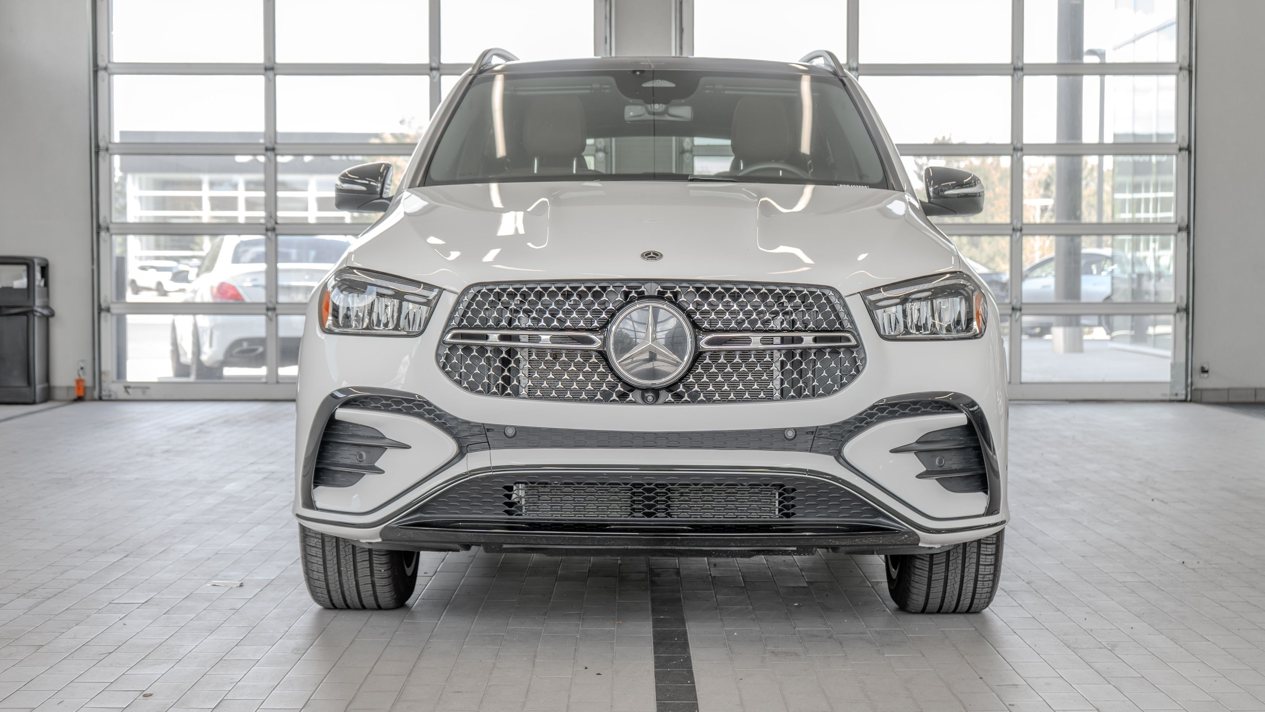 Certified Used 2025 Polar White Mercedes-Benz GLE 450e image 11