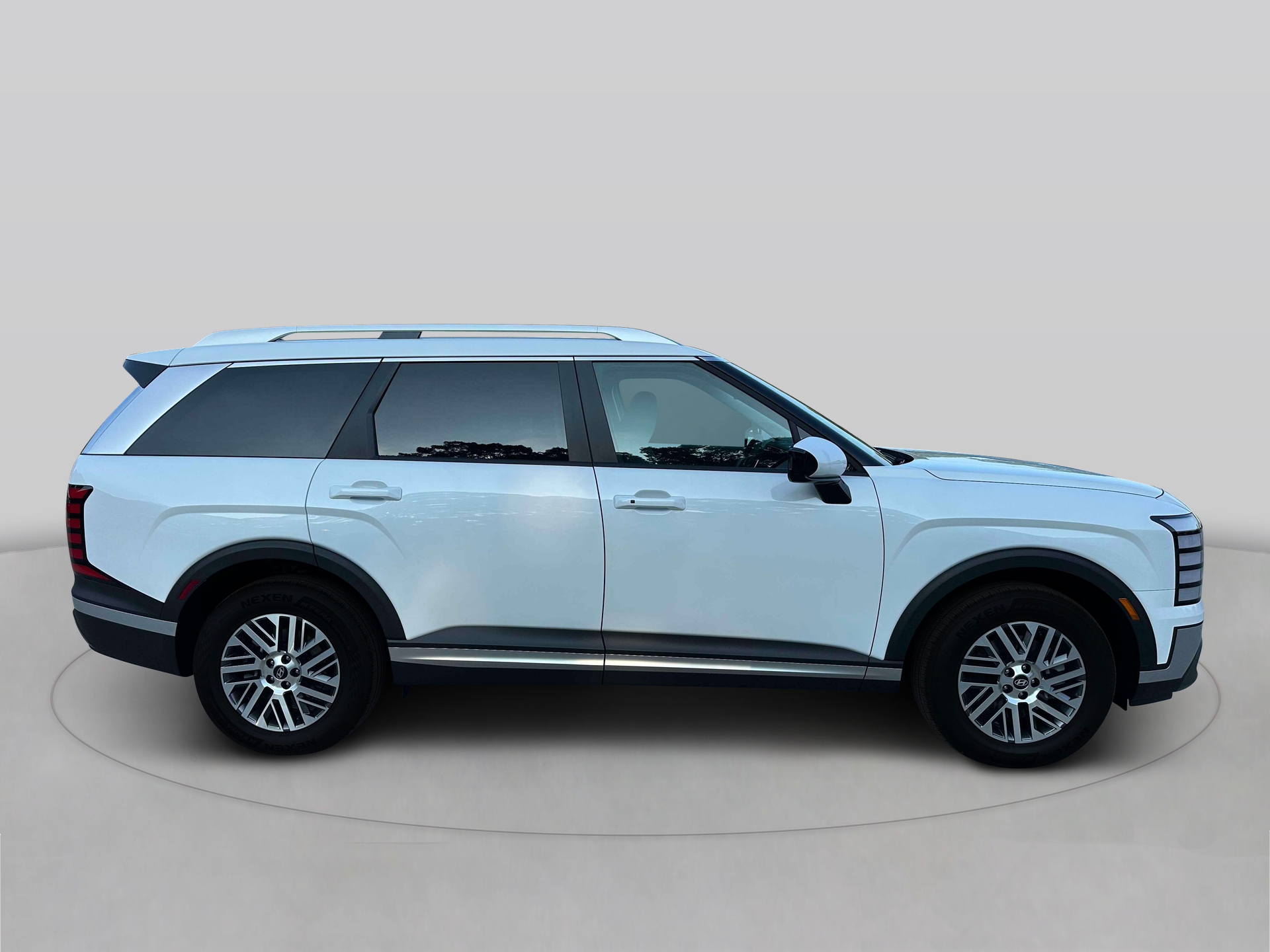 New 2027 White Hyundai SEL AWD image 9