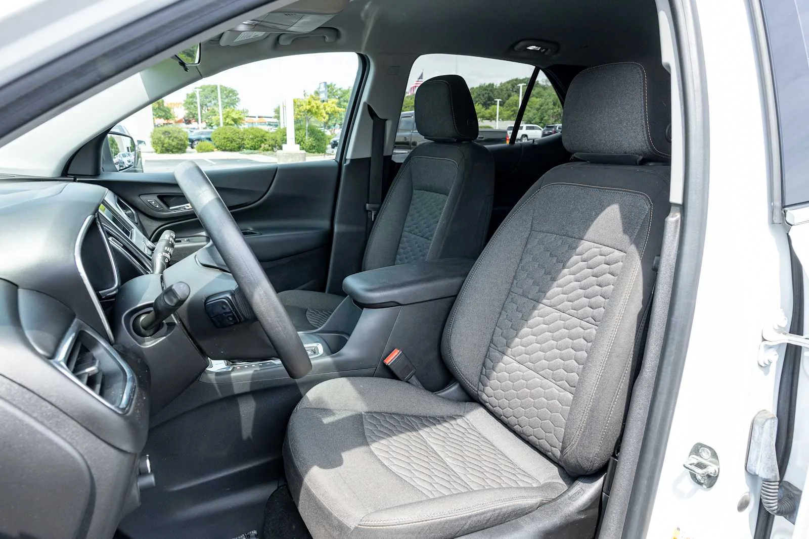 Used 2019 SUMMIT WHITE Chevrolet LT image 26