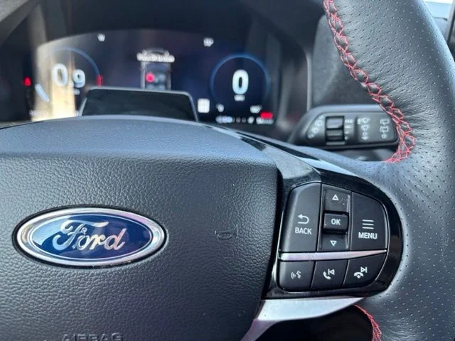 Used 2025 Gray Ford ST-Line image 28