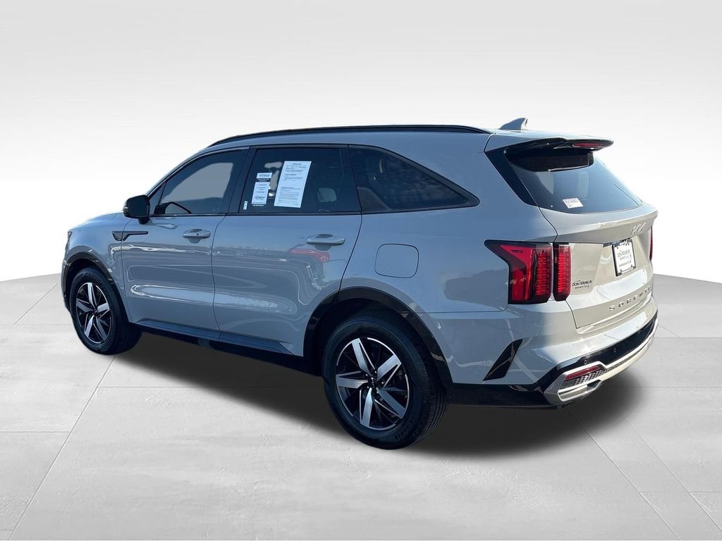 Used 2022 Gray Kia EX image 4