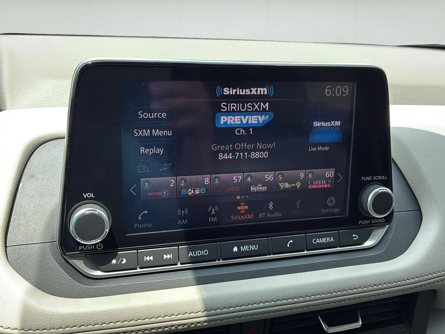 Used 2023 Pearl White Tricoat Nissan SV image 25