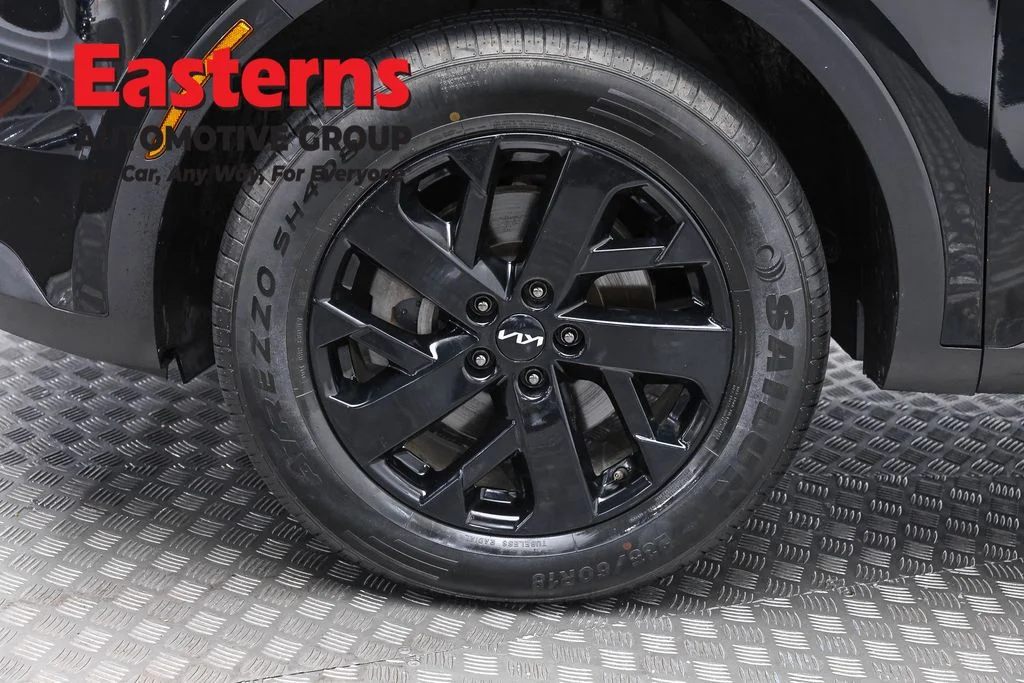 Used 2022 Black Kia S image 32