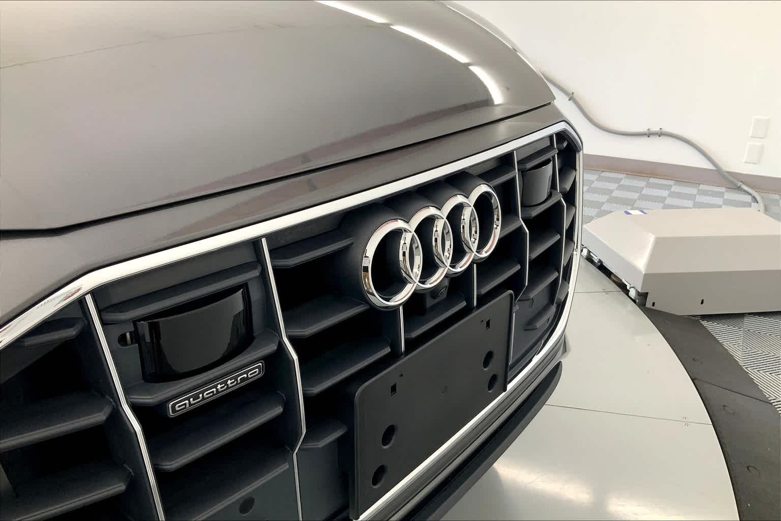 Used 2019 Samurai Gray Metallic Audi Premium Plus image 26