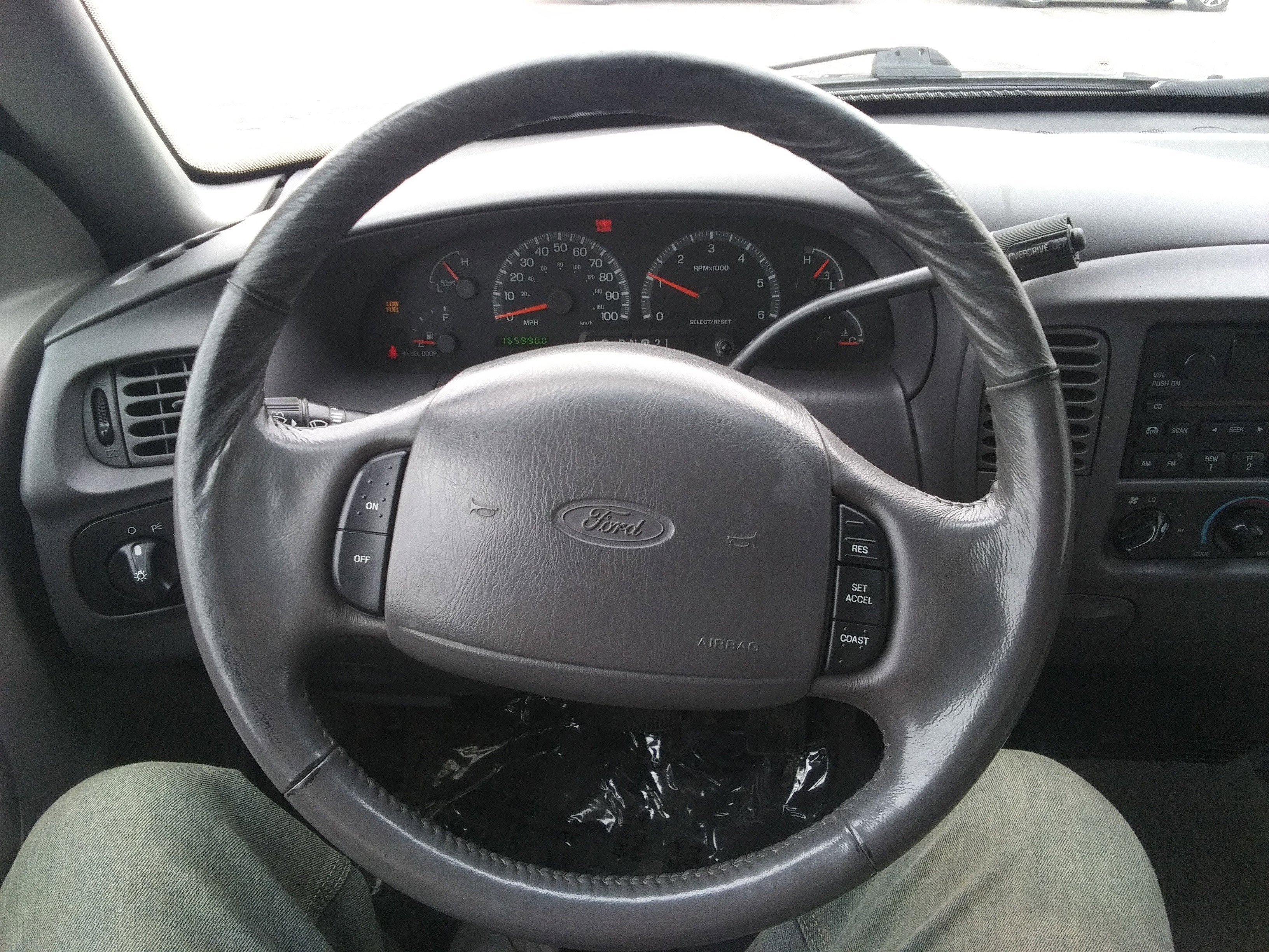 Used 1999 Blue Ford Lariat image 10