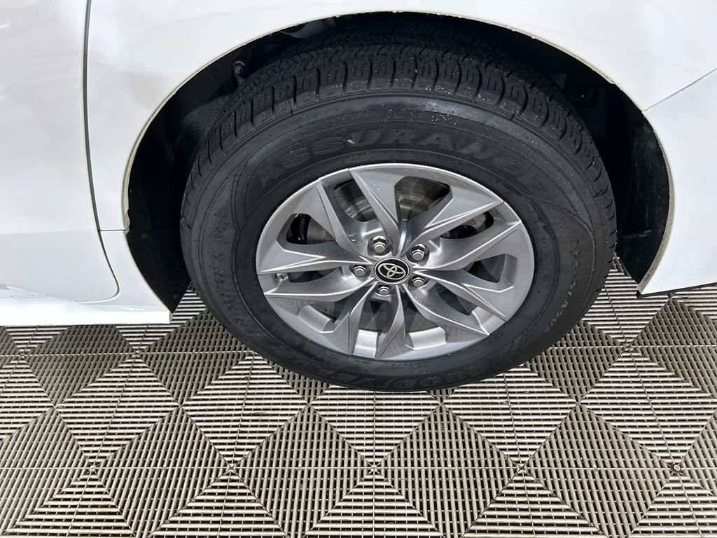 Used 2023 White Toyota LE image 10