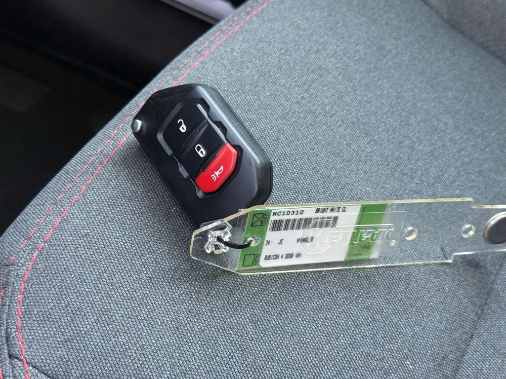 Used 2024 White Jeep Rubicon image 38