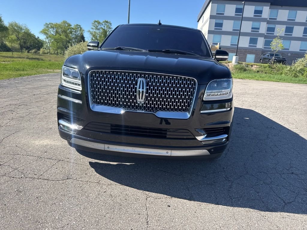 Used 2019 Black Metallic Lincoln Reserve image 11