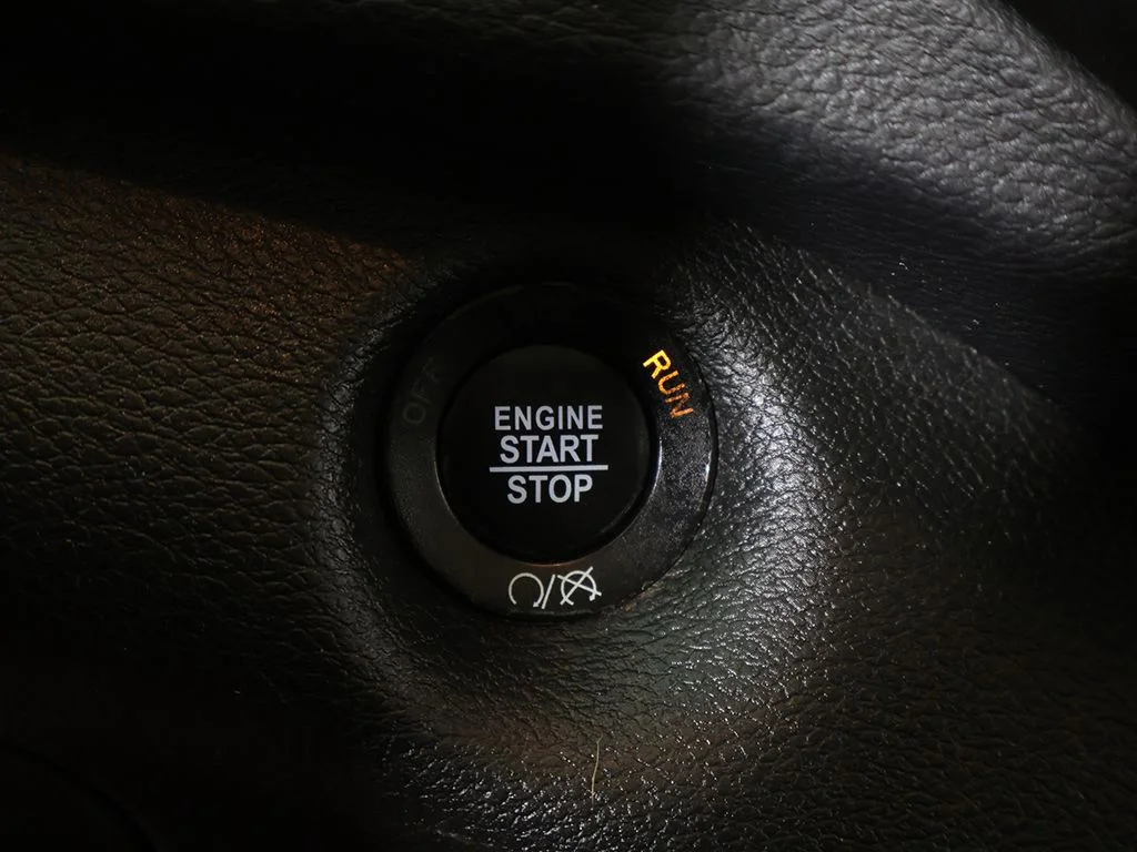 Used 2019 White Jeep Limited image 43