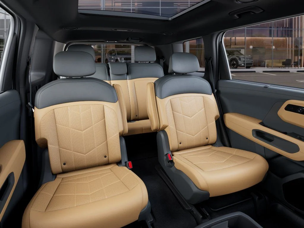 New 2027 Glacial White Pearl Kia X-LINE SX image 16