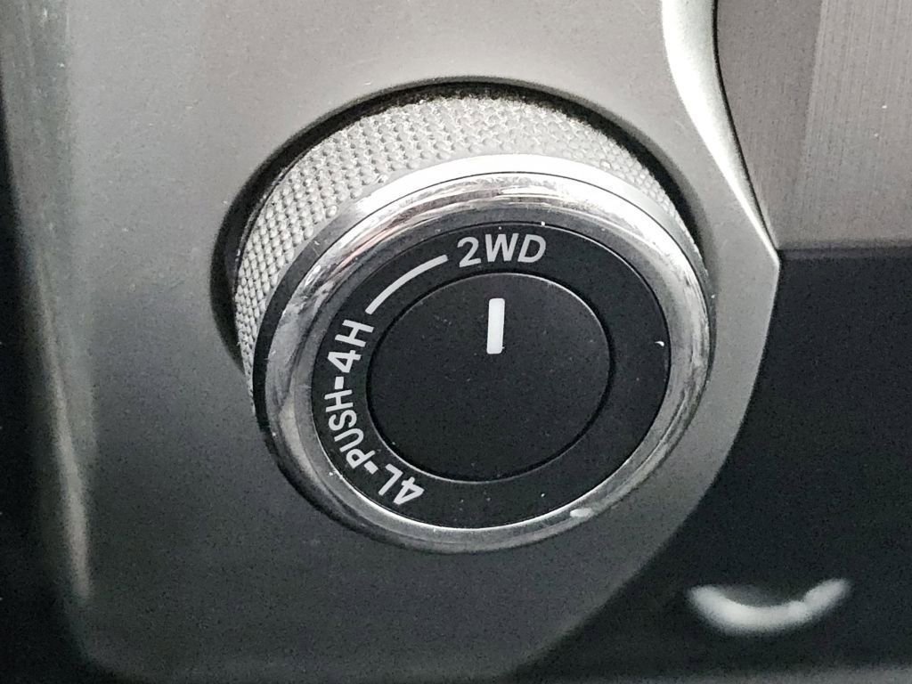 Used 2015 Black Toyota SR5 image 9