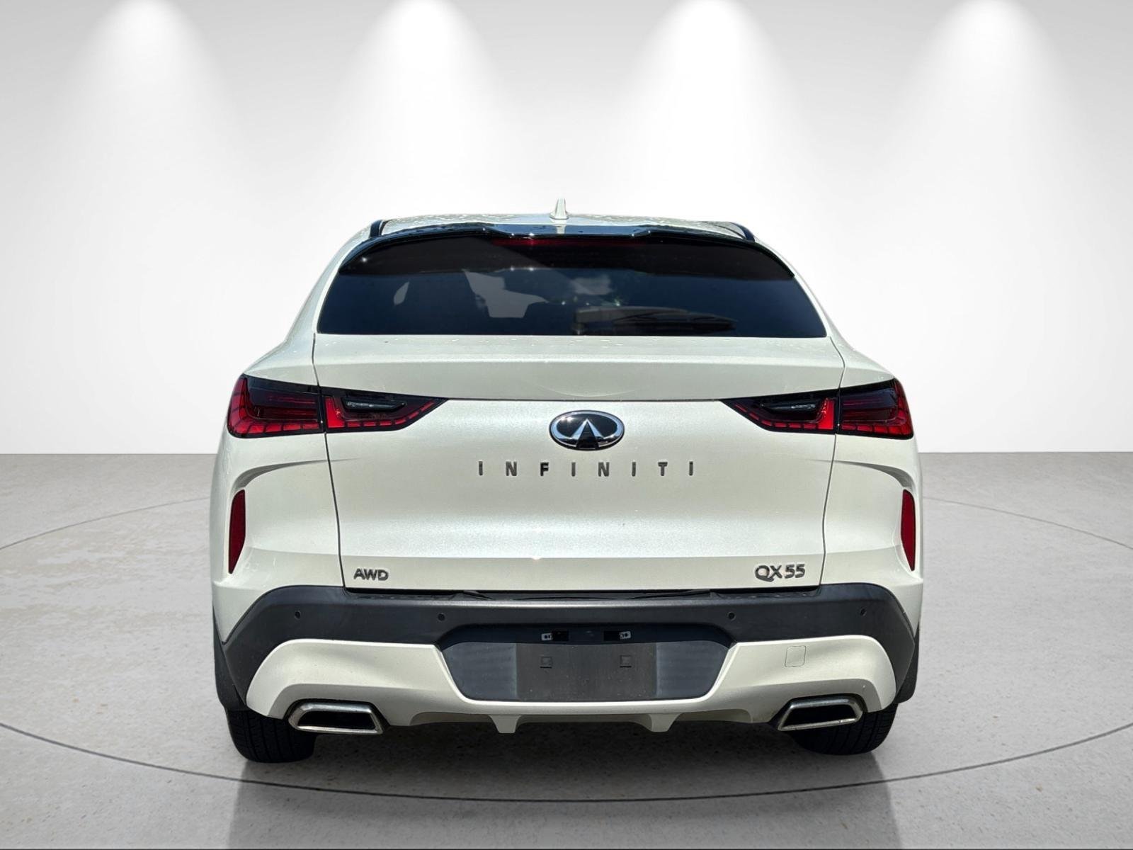 Used 2023 Majestic White INFINITI LUXE image 4