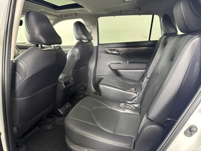 Used 2023 Pearl Toyota Limited image 12