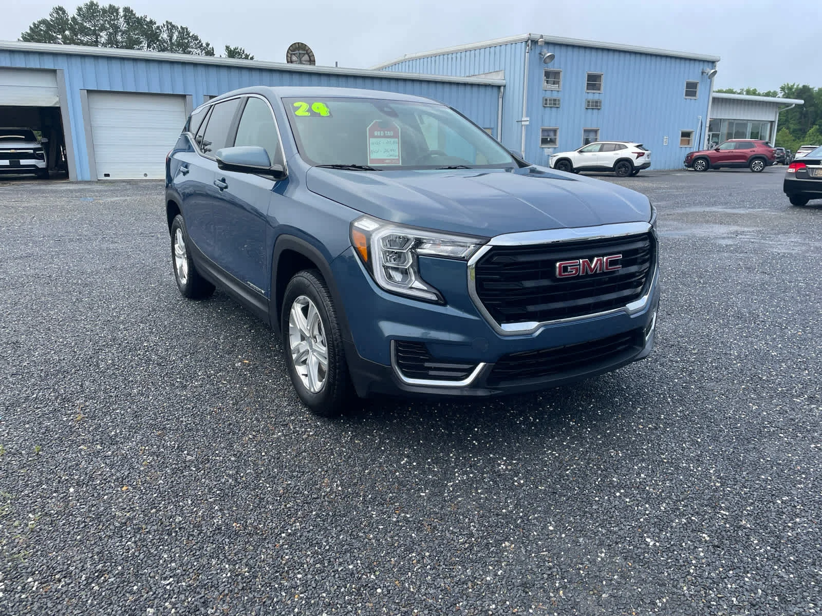 Certified Used 2024 Downpour Metallic GMC SLE image 7