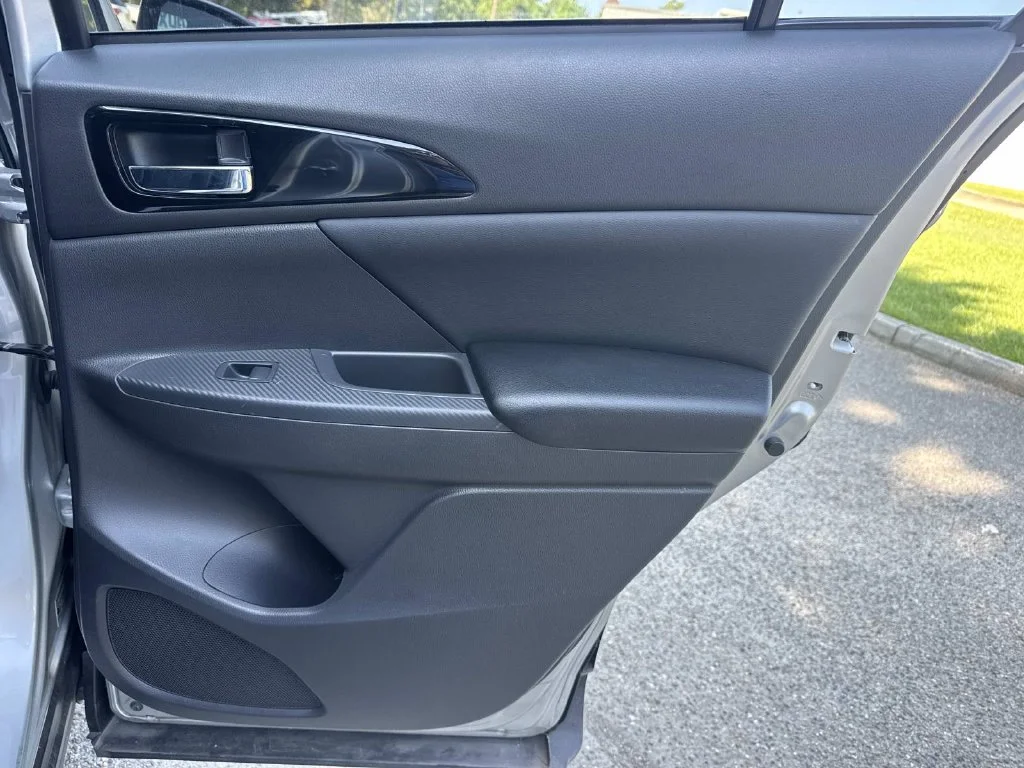 Used 2025 Alloy Silver Metallic Mitsubishi  image 21